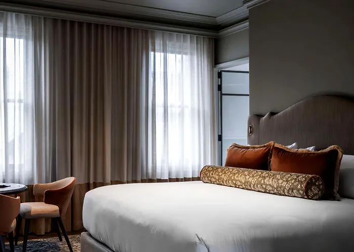 The Grand National Hotel By Saint Peter